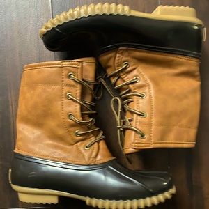 NEW L.L. BEAN - THE ORIGINAL DUCK BOOT SIZE 7